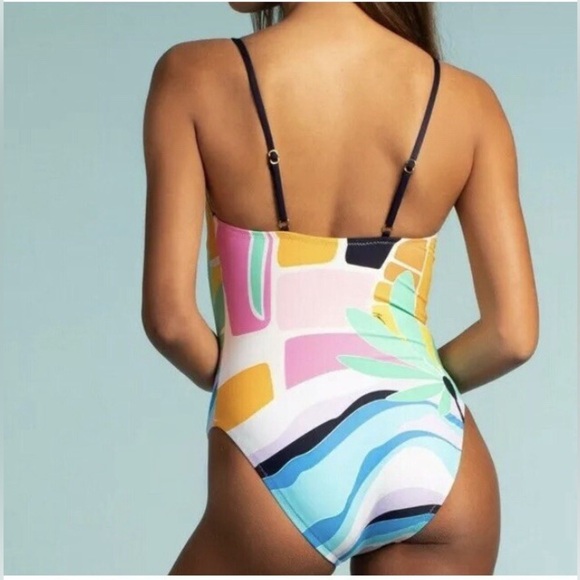 TRINA TURK
MOSAIC SUNRISE HIGH LEG MAILLOT
(Swimsuit and cover up ) - Picture 14 of 16